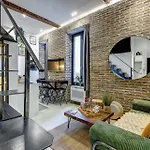 Chic Industrial Loft Quiet Garibaldi Ac Balcony