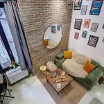 Chic Industrial Loft Quiet Garibaldi Ac Balcony