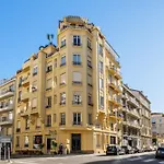 Charmant 2 Pieces Dans Le Carre D Or