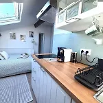 Le Petit Nid Sous Le Toit