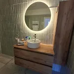 Elegant And Comfortable 3 Room, Beach & Transport Within Walking Distance