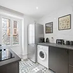 Les Palmiers, Quiet And Air-Conditioned