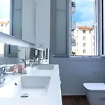 Modern & Central Apartment