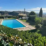 Deux-Pieces Avec Piscine Et Vue Mer A Nice
