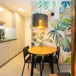 Victoria 2 People Parking Ac Wifi