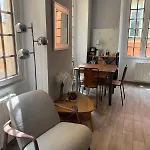Apartment Authentic Old Town, Separate Bedroom, Ac *