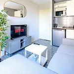 Apartment Cosy 2-room Flat - Train Station - Center Nice