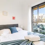 Ultra Central 2 Bdr - Ac & Balcony