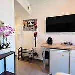 Studio Rénové et Meublé Le Cœur de Nice à Vos Pieds