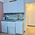 Nice Center Quiet Apartment Pedestrian Street Near Promenade 4 Sleeps