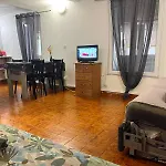 appartement entresol nice 1,2 kilomètre de la plage mer promenade