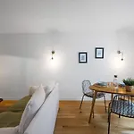 Les Palmiers, Quiet And Air-Conditioned