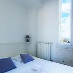 Apartment Modern &