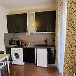 Nice 2-Room Apartment Off The Beach