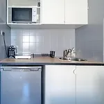 Cosy 2-room Flat - Train Station - Center Apartment *