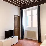 Apartment Charme Du Vieux-nice - Cocon Lumineux A 100 M De La
