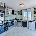Happyfew Penthouse Lucia Apartment