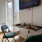Hello Sunshine Apartment