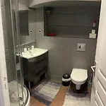 Nice 2-Room Apartment Off The Beach