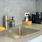 Stunning Flat With Sea View & Garden On Promenade Da