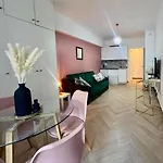 Nice Center Quiet Apartment Pedestrian Street Near Promenade 4 Sleeps