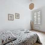 Superbe Renove 1 - Mantega Apartment *