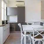 Apartment 2 Pieces Dans Le Carre D Or