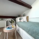 Le Petit Nid Sous Le Toit Apartment *