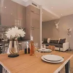 Authentic Old Town, Separate Bedroom, Ac Apartment
