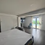 Villa Moderne Avec Piscine Vue Mer A Nice Bellet