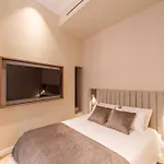 Apartment 2bdr 6p A C - Heart Of - *