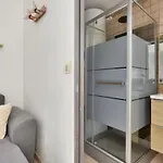 Studio Carre Or Avec Balcon