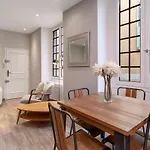 Authentic Old Town, Separate Bedroom, Ac Apartment