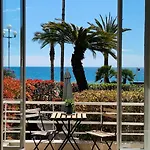 Stunning Flat With Sea View & Garden On Promenade Da Apartment