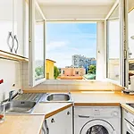 Espace Anahit 2 Piece Meuble Avec Balcon, Proche Tram Magnan Et Plages Bail Mobilite