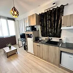 Studio Romantique Avec Jacuzzi Prive - Apercu Mer - Terrasse - Parking Gratuit