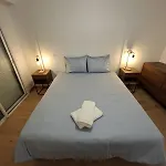 Apartment Elegant And Comfortable 3 Room, & Transport Within Walking Distance