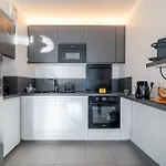 Superbe 2 Pieces - Piscine Et Garage Apartment *