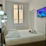 Luxueux A 2 Pas De La Mer, Vieille Apartment Nice