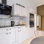 Apartment Ultra 2 Bdr - Ac & Balcony