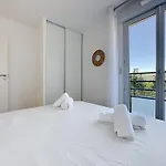 Comfort And Relaxation And Swimming Pool * Nice