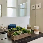 Stunning Flat With Sea View & Garden On Promenade Da