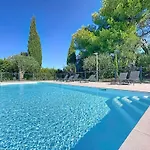 Comfort And Relaxation And Swimming Pool Apartment Nice
