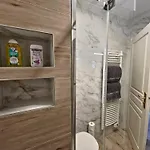 Charming 1-Bedroom Apartment With Free Parking