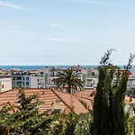 62 Carnot Lot 7 - Duplex Atypique- Climatise - 2 Apartment *