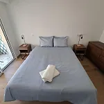 Elegant And Comfortable 3 Room, & Transport Within Walking Distance Apartment