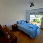 Elegant And Comfortable 3 Room, & Transport Within Walking Distance Apartment *