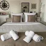 Q&R Renting - Appartement luxueux et Suites design- Parking AC Mer