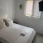 Location In Private Security Residence With Free Parking, 1 Minute From Tramway, 9 Minutes From The Center, Accessible All Transports