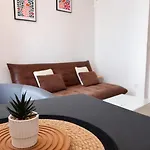 Apartment Avec Balcon *